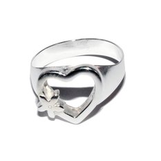 Precioso anillo de plata con forma de corazon y un jazmín.
Ideal para regalar a tu amada.
